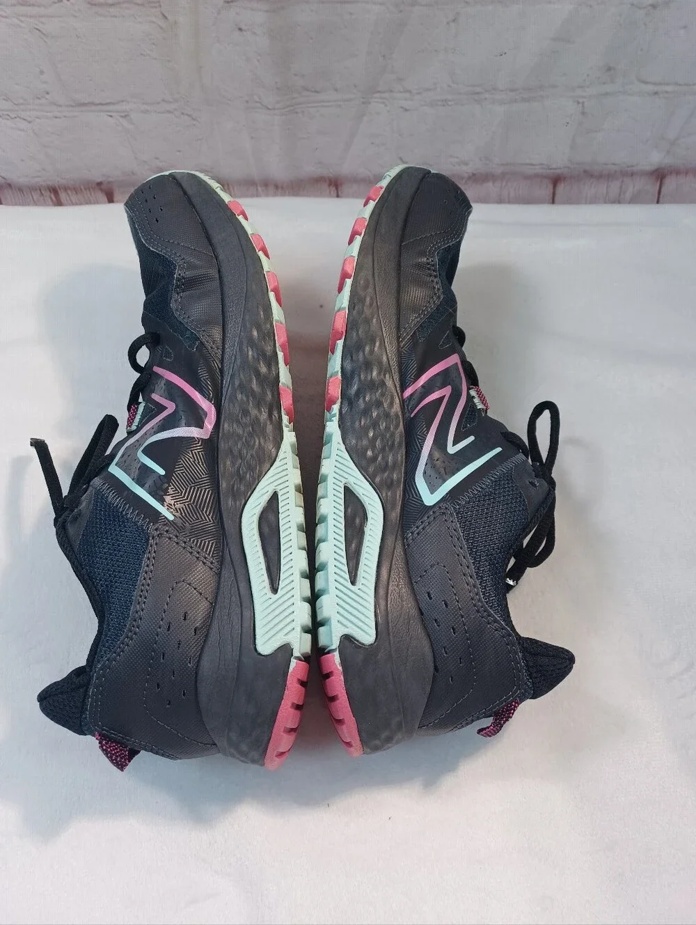 new balance 410 v8 trail running shoes women’s 9.5 black pink teal